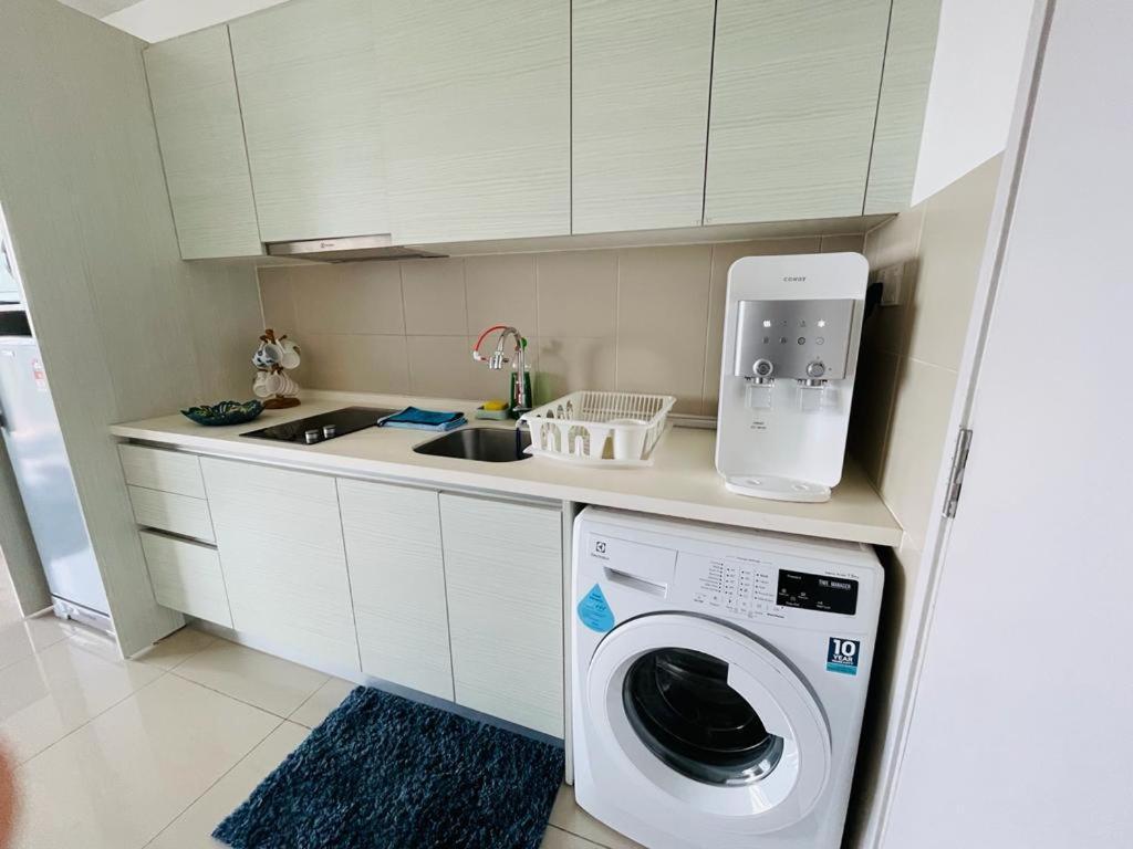 Homestay I-City Cantik, Tenang, Wifi, 4K Smart Tv, Netflix, Coway, Free Parking Shah Alam Ngoại thất bức ảnh