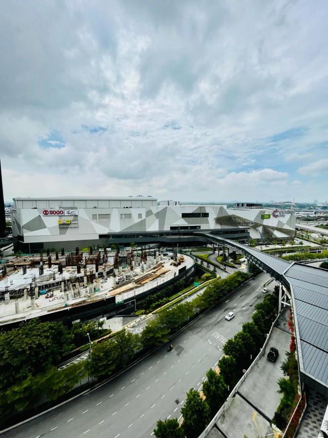 Homestay I-City Cantik, Tenang, Wifi, 4K Smart Tv, Netflix, Coway, Free Parking Shah Alam Ngoại thất bức ảnh