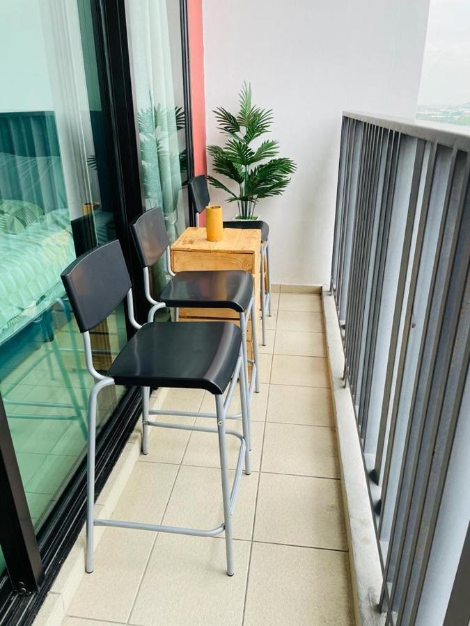 Homestay I-City Cantik, Tenang, Wifi, 4K Smart Tv, Netflix, Coway, Free Parking Shah Alam Ngoại thất bức ảnh